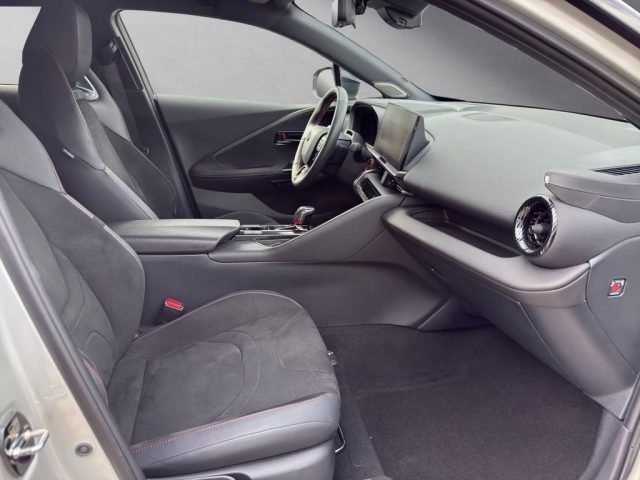 TOYOTA C-HR usata, con Park Distance Control