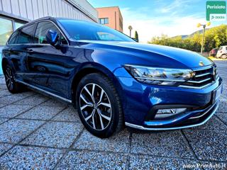 VOLKSWAGEN Passat Variant usata, con Airbag