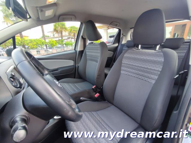 TOYOTA Yaris usata, con Airbag testa
