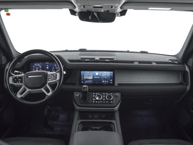 LAND ROVER Defender usata 3