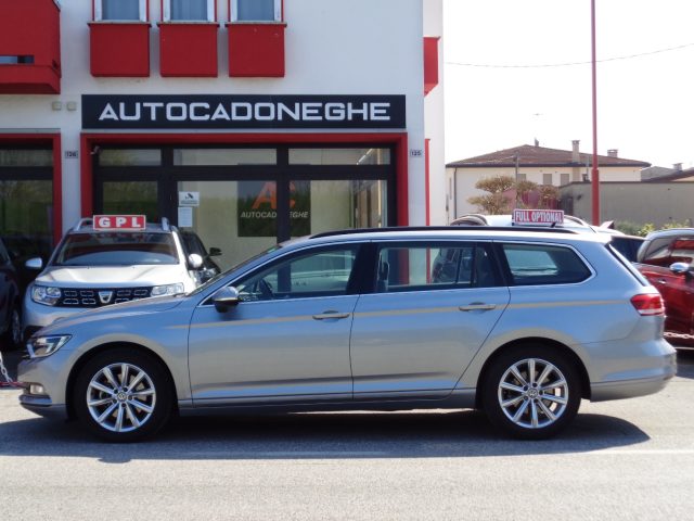 VOLKSWAGEN Passat Variant usata, con Alzacristalli elettrici