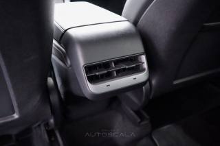 TESLA Model Y usata, con Fari LED