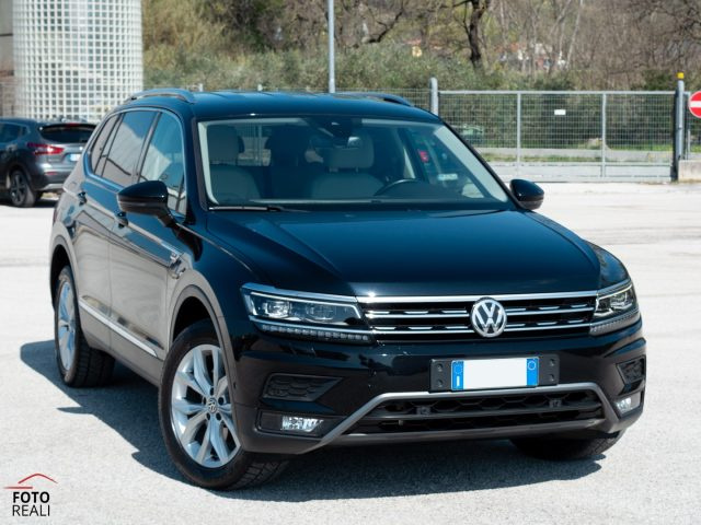 VOLKSWAGEN Tiguan Allspace usata, con Lettore CD