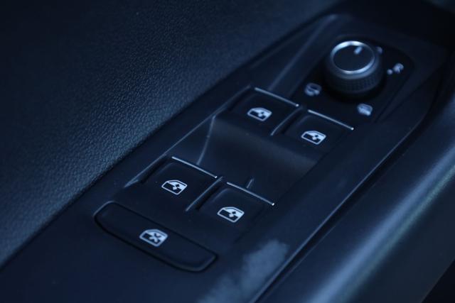 VOLKSWAGEN Taigo usata, con Autoradio digitale