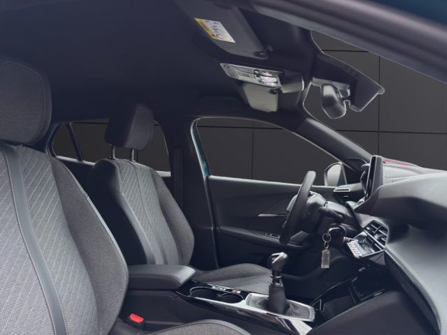 PEUGEOT 2008 usata, con Sensori di parcheggio posteriori