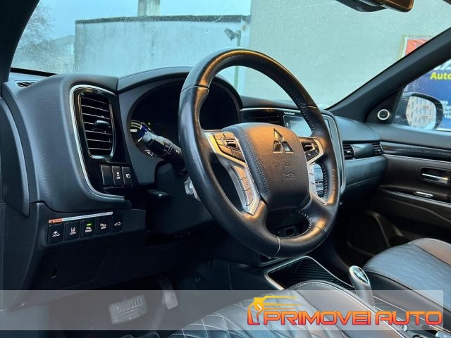 MITSUBISHI Outlander usata, con Airbag