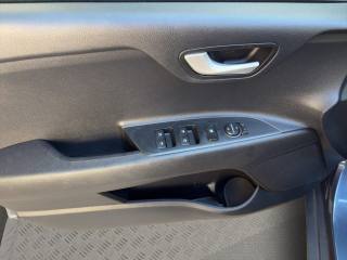 KIA Stonic usata, con Autoradio digitale