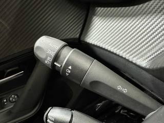 PEUGEOT 2008 usata 27