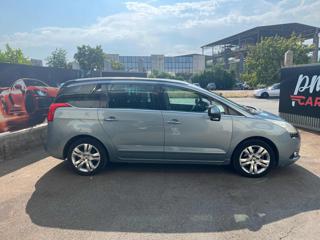 PEUGEOT 5008 usata, con Airbag Passeggero