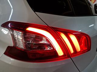 PEUGEOT 308 usata, con Sensori di parcheggio anteriori