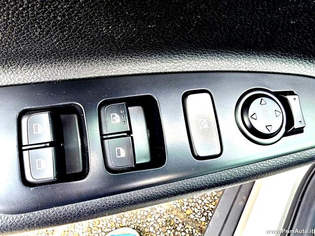 KIA Stonic usata, con Sedile posteriore sdoppiato