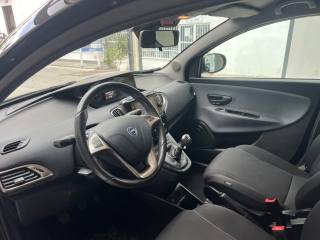 LANCIA Ypsilon usata, con USB