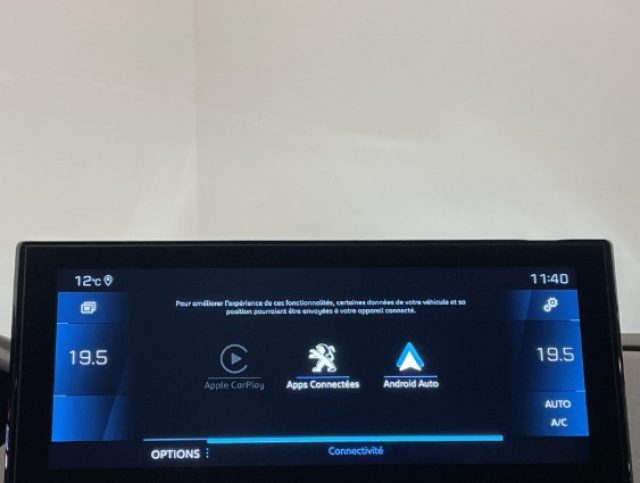 PEUGEOT 5008 usata, con Touch screen
