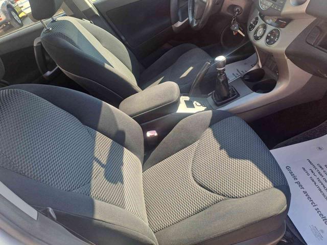 TOYOTA RAV 4 MY23 usata, con Airbag testa