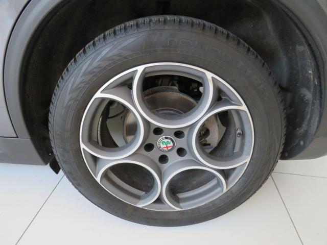 ALFA ROMEO Stelvio usata, con Fari Xenon