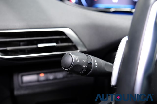 PEUGEOT 5008 usata, con Luci diurne LED