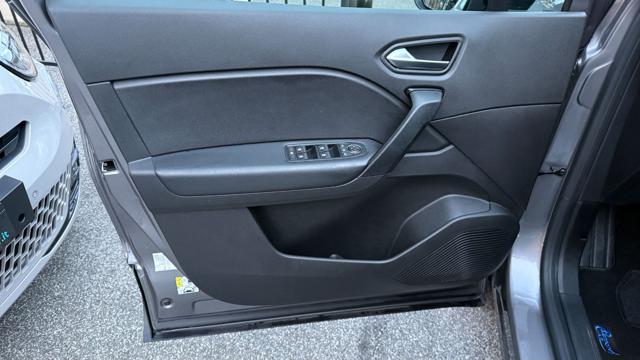 RENAULT Captur usata, con Volante in pelle