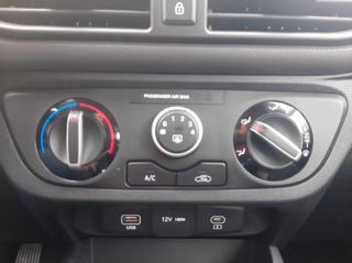 HYUNDAI i10 usata, con Park Distance Control