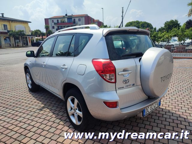 TOYOTA RAV 4 usata, con Autoradio