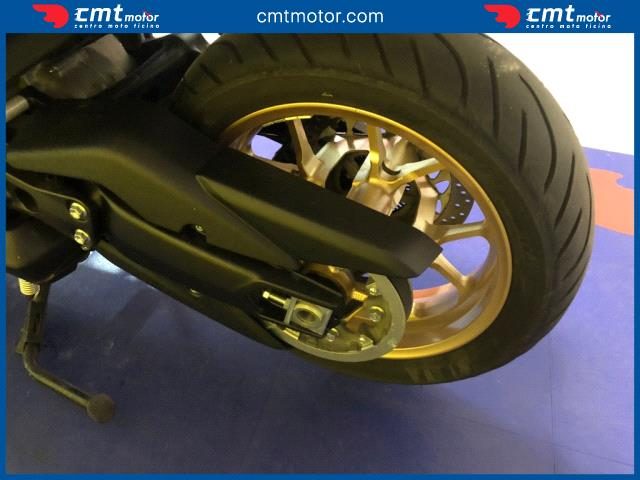 YAMAHA T-Max 560 usata 11