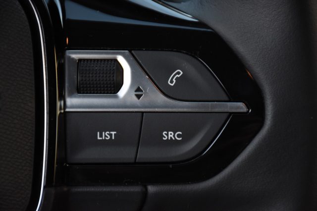 PEUGEOT 208 usata, con USB
