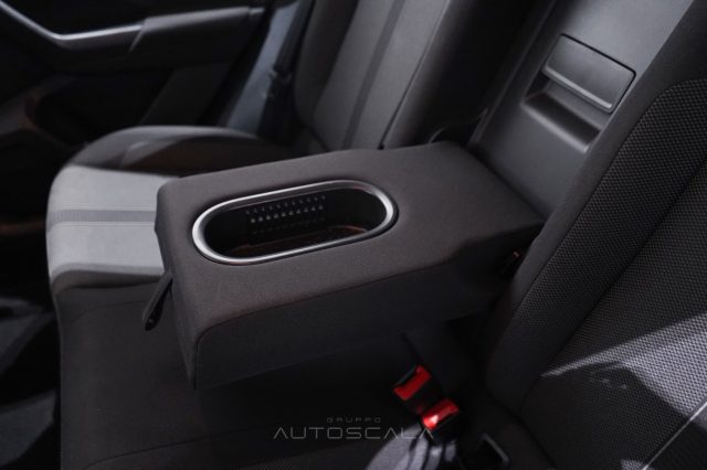 VOLKSWAGEN T-Roc usata, con Volante multifunzione