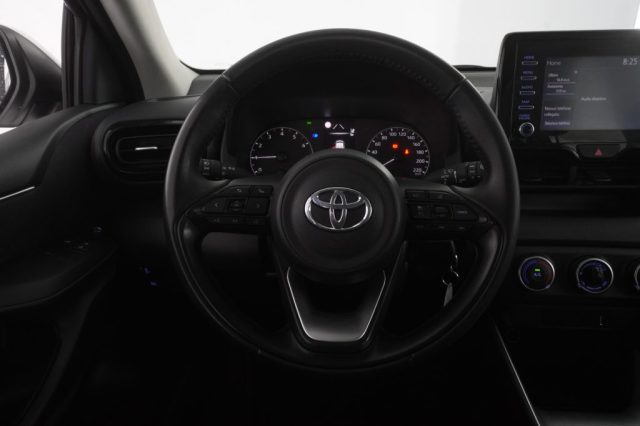 TOYOTA Yaris usata 11