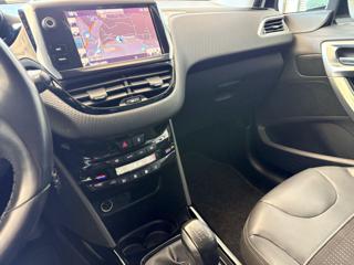 PEUGEOT 2008 usata, con Luci diurne LED