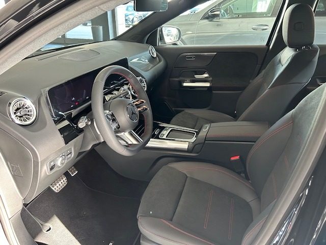 MERCEDES-BENZ GLA 200 usata, con Chiusura centralizzata