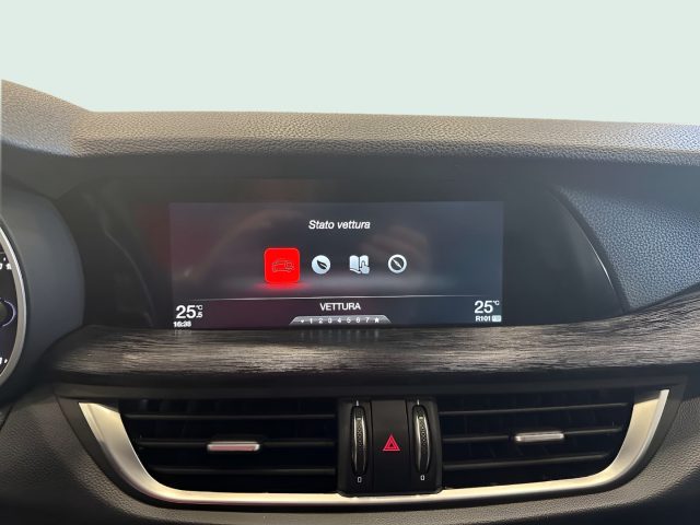 ALFA ROMEO Stelvio usata, con Volante multifunzione