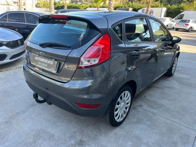 FORD Fiesta usata, con Autoradio