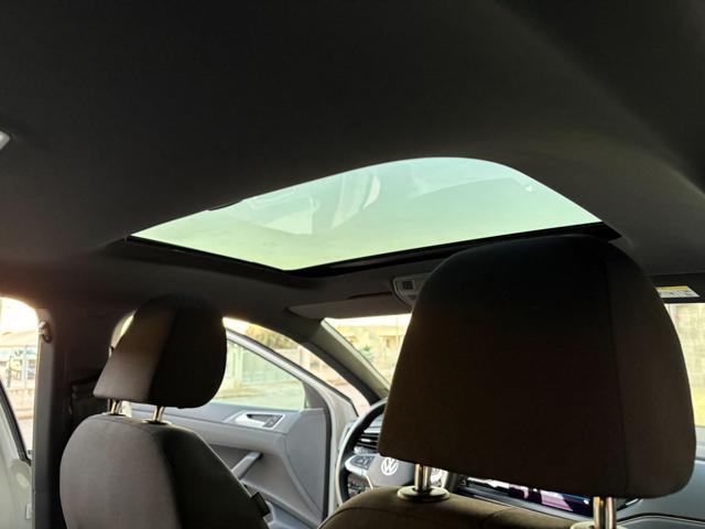 VOLKSWAGEN Taigo usata, con USB