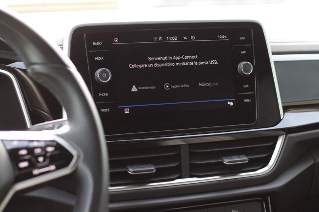 VOLKSWAGEN T-Roc usata, con USB