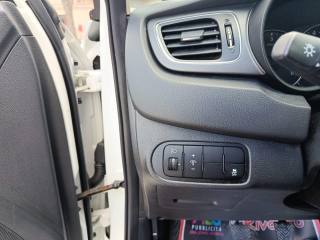 KIA Carens usata, con Climatizzatore