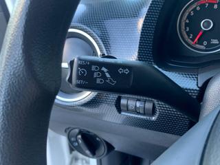 VOLKSWAGEN up! usata, con Hill holder