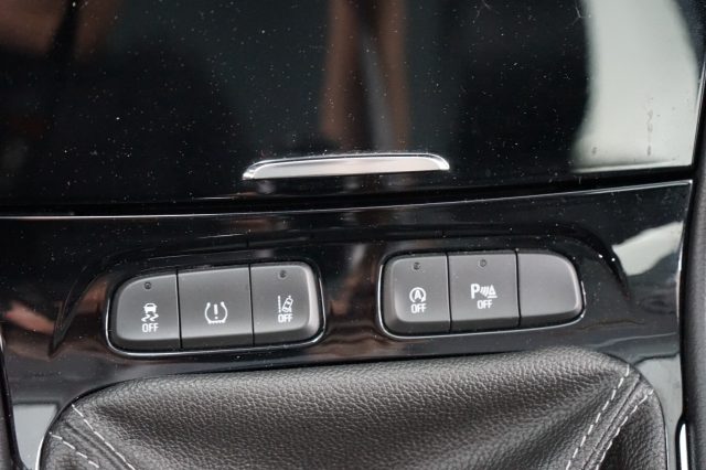 OPEL Grandland X usata, con Assistente abbaglianti