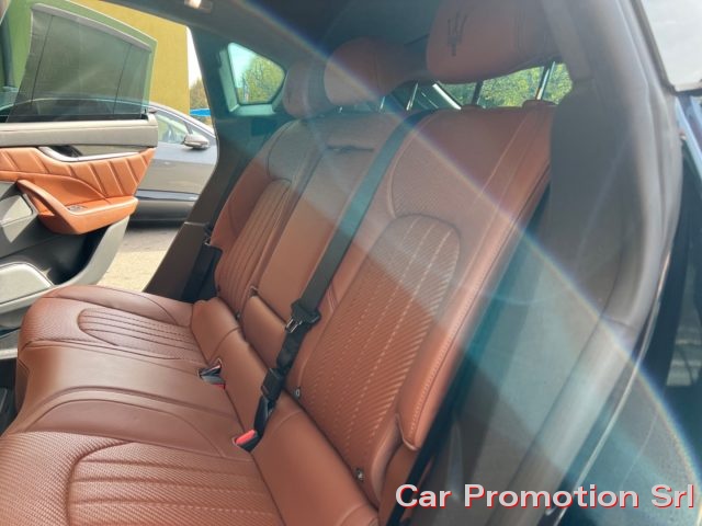 MASERATI Levante usata, con Fendinebbia