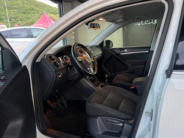 VOLKSWAGEN Tiguan usata, con Autoradio