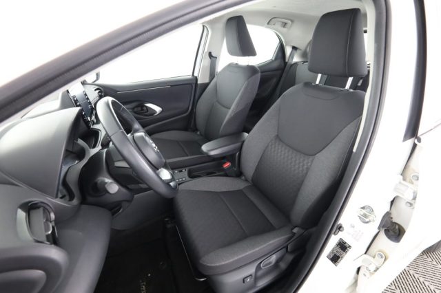 TOYOTA Yaris usata 2