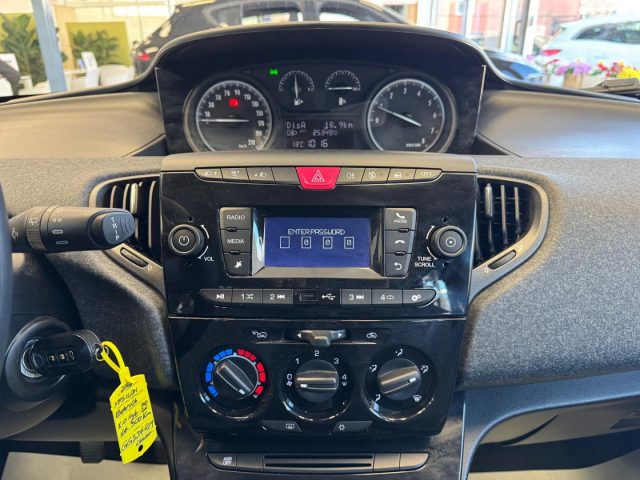 LANCIA Ypsilon usata, con Luci diurne LED