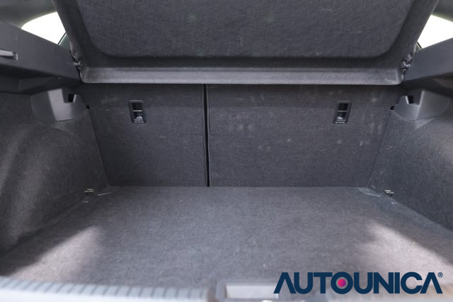 VOLKSWAGEN Taigo usata 50