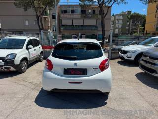 PEUGEOT 208 usata, con Alzacristalli elettrici