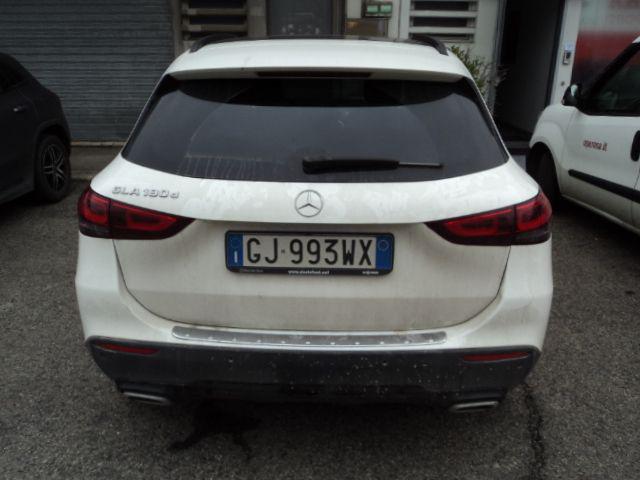 MERCEDES-BENZ GLA 180 usata, con Alzacristalli elettrici