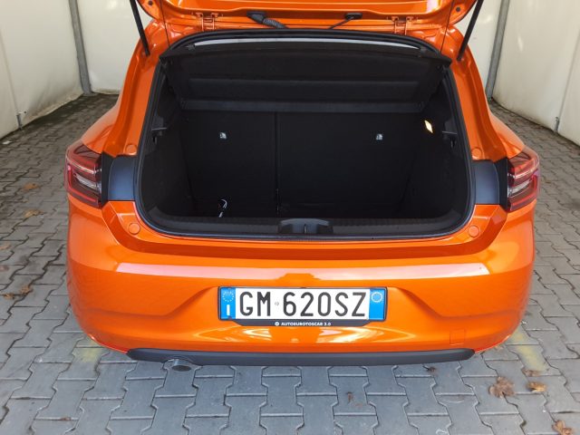 RENAULT Clio usata, con Touch screen