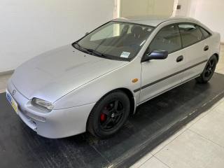 MAZDA 323 usata, con Airbag