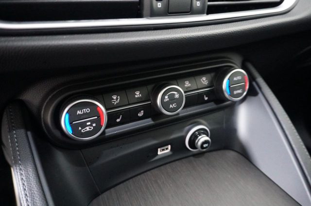 ALFA ROMEO Stelvio usata, con Volante in pelle
