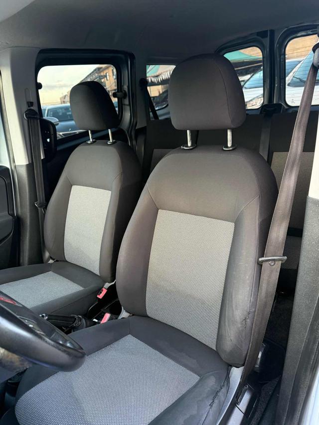 FIAT Doblo usata, con Specchietti laterali elettrici