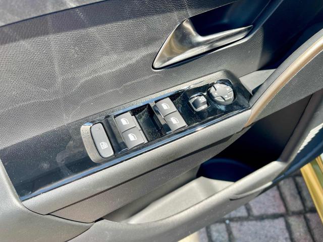 LANCIA Ypsilon usata, con Autoradio digitale