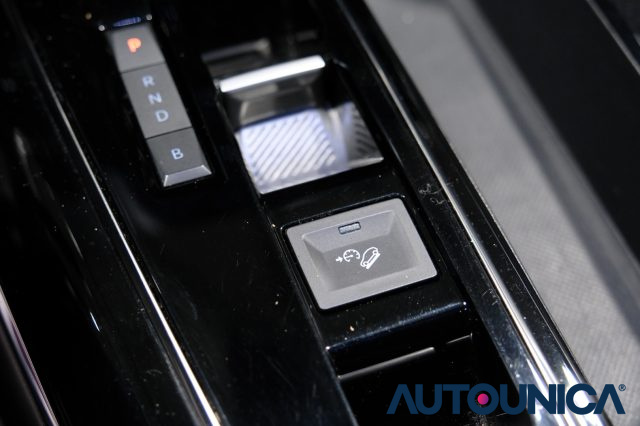 PEUGEOT 3008 usata, con Sensori di parcheggio posteriori