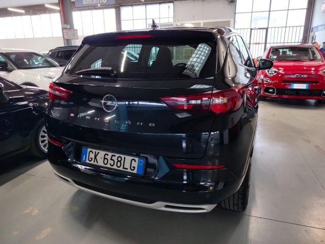 OPEL Grandland usata, con Fari LED